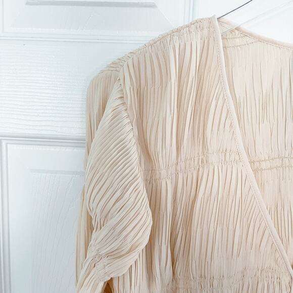 Urban Outfitters Aliyah Plisse Button-Front Blouse - Picture 4 of 9